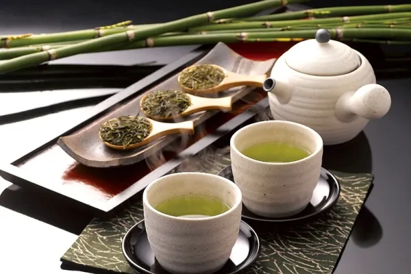 お茶の健康効果：美肌・ダイエット・血圧対策など